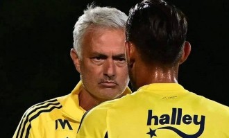 1-2到5-2！穆里尼奥率费内巴切逆转，主场强势晋级欧冠正赛