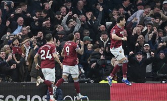 （体育）足球——英超：西汉姆联胜热刺